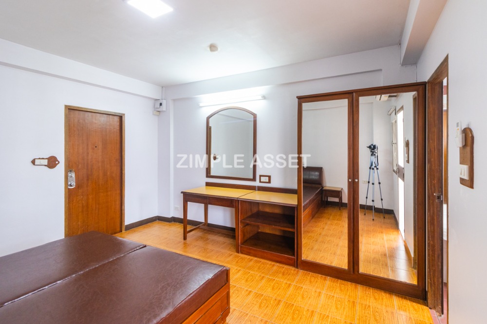 For RentPattanakan, Srinakarin : Line: @zimple_asset Monthly apartment opposite Seacon Square, furnished, with Wi-Fi and parking, near Dusit Thani College and BTS Suan Luang Rama 9 Station.