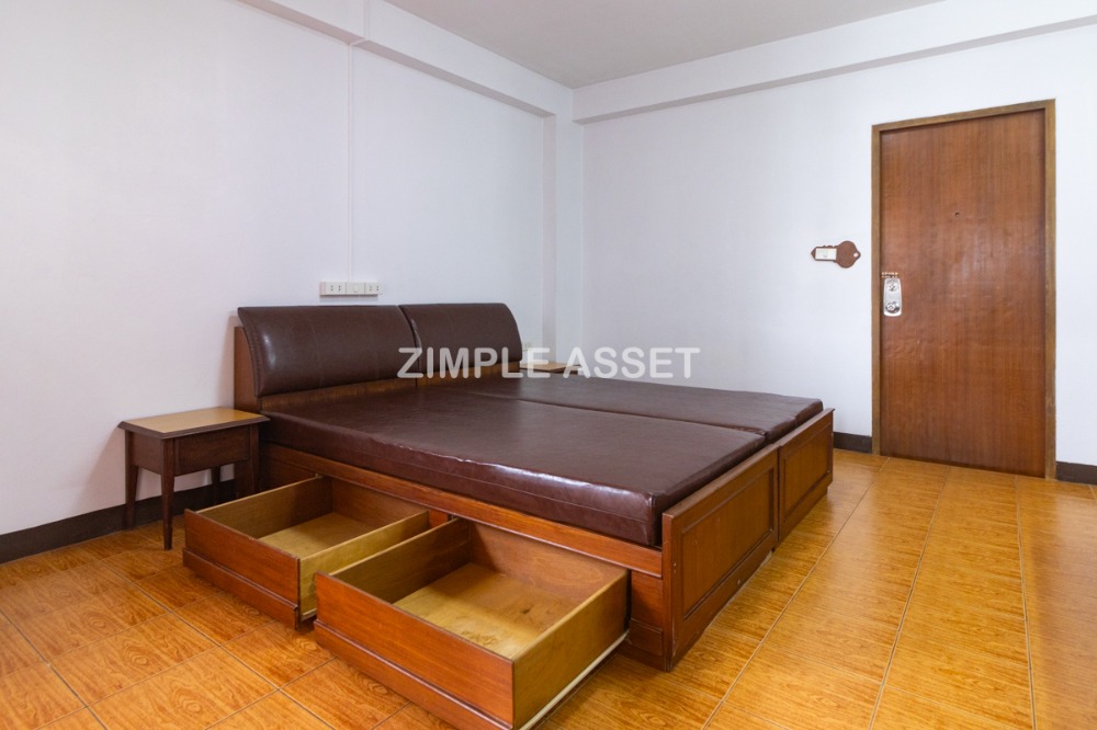 For RentPattanakan, Srinakarin : Line: @zimple_asset Monthly apartment opposite Seacon Square, furnished, with Wi-Fi and parking, near Dusit Thani College and BTS Suan Luang Rama 9 Station.