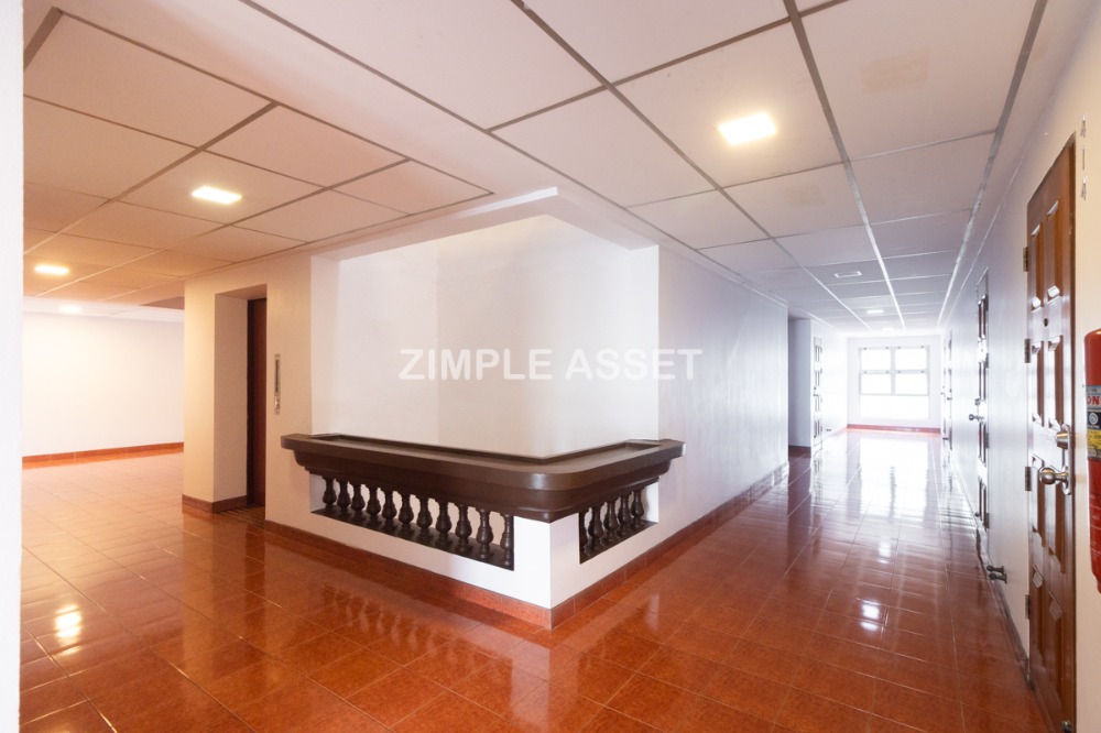 For RentPattanakan, Srinakarin : Line: @zimple_asset Monthly apartment opposite Seacon Square, furnished, with Wi-Fi and parking, near Dusit Thani College and BTS Suan Luang Rama 9 Station.