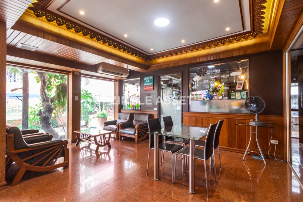 For RentPattanakan, Srinakarin : Line: @zimple_asset Monthly apartment opposite Seacon Square, furnished, with Wi-Fi and parking, near Dusit Thani College and BTS Suan Luang Rama 9 Station.