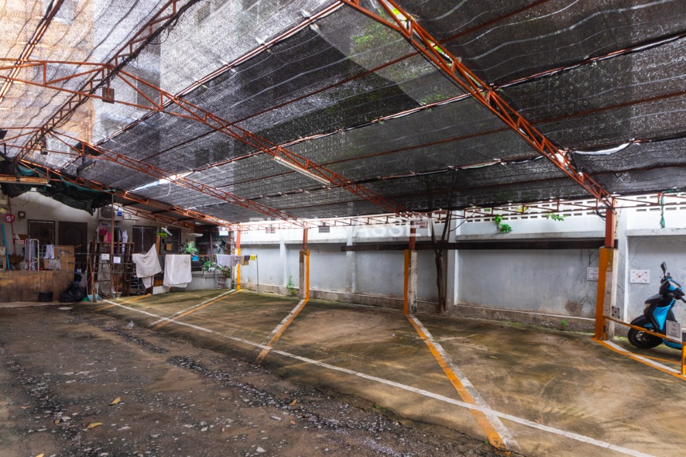 For RentPattanakan, Srinakarin : Line: @zimple_asset Monthly apartment opposite Seacon Square, furnished, with Wi-Fi and parking, near Dusit Thani College and BTS Suan Luang Rama 9 Station.