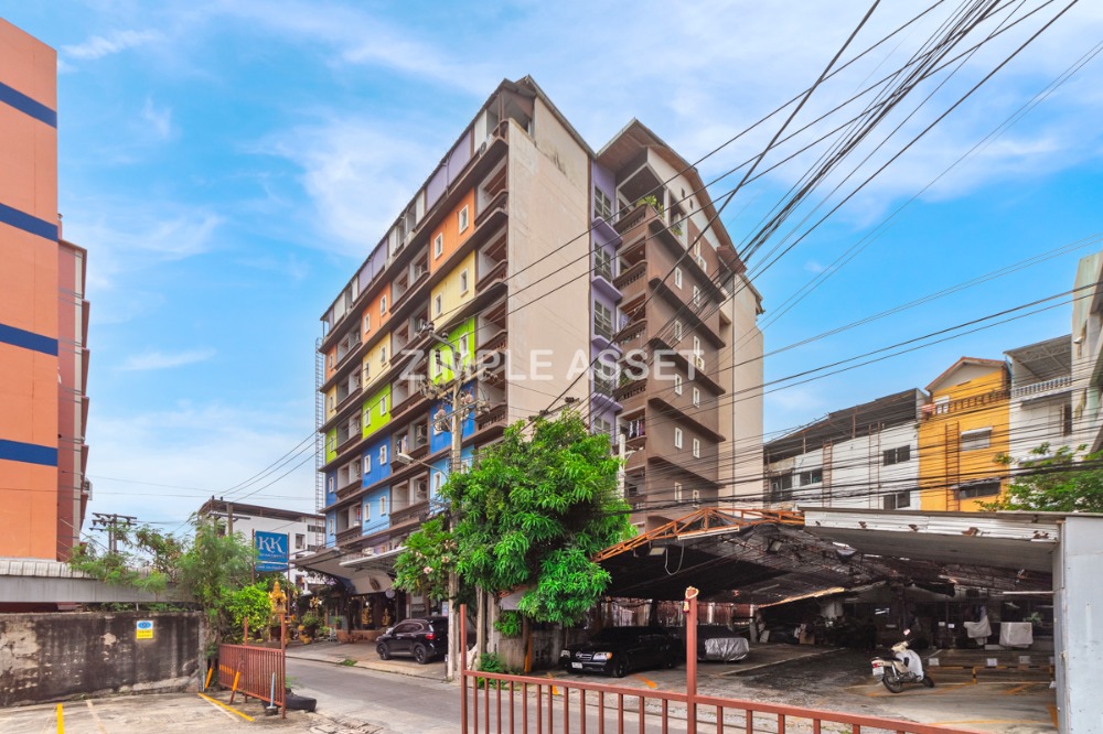 For RentPattanakan, Srinakarin : Line: @zimple_asset Monthly apartment opposite Seacon Square, furnished, with Wi-Fi and parking, near Dusit Thani College and BTS Suan Luang Rama 9 Station.