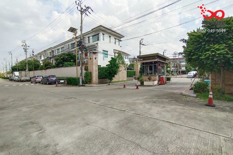 For SaleTownhomeSamut Prakan,Samrong : Townhouse for sale, 3 floors, 22 square wah, Town Plus Suvarnabhumi, Soi King Kaew 37/4, King Kaew Road