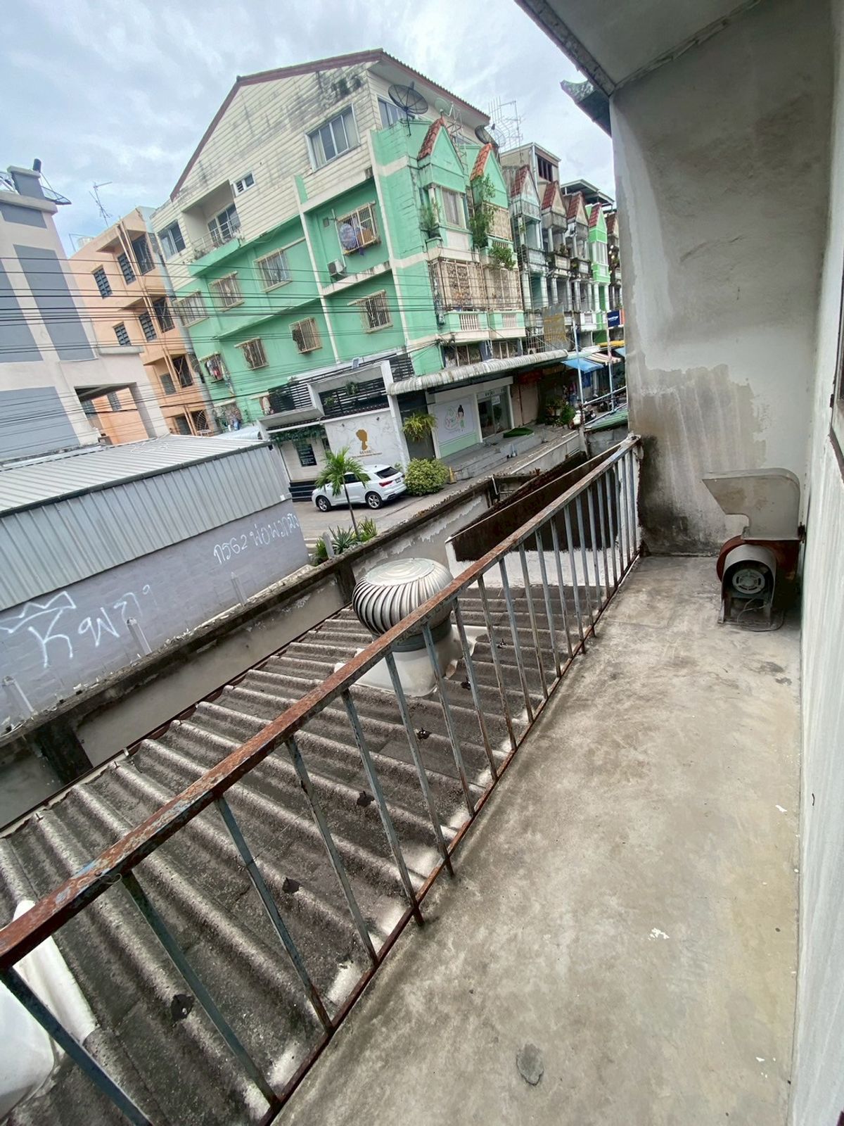 For SaleTownhomeBang kae, Phetkasem : *Urgent sale* Selling for 4 million 💥 Petchkasem Road, Soi 60/3 💥 Selling a townhouse, 100 meters into Petchkasem Road alley!! Near Bang Khae BTS station 💥💥088-398-3835