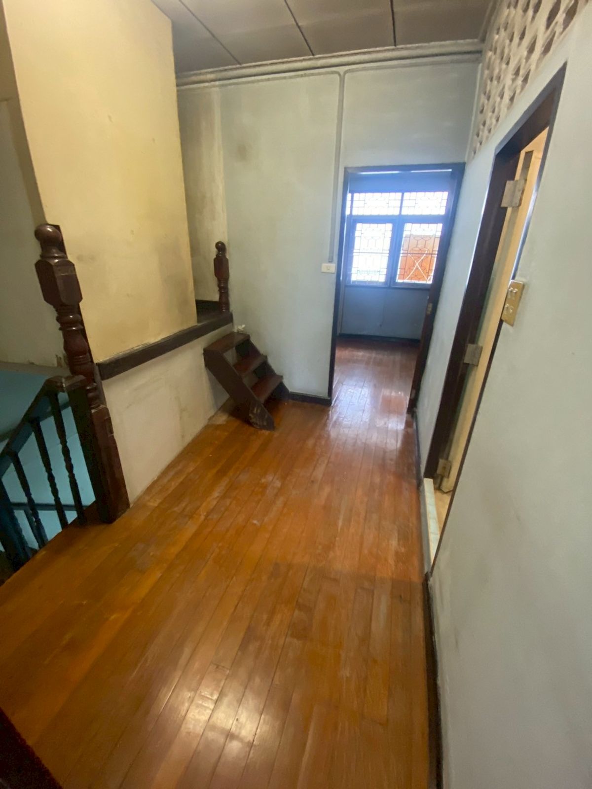 For SaleTownhomeBang kae, Phetkasem : *Urgent sale* Selling for 4 million 💥 Petchkasem Road, Soi 60/3 💥 Selling a townhouse, 100 meters into Petchkasem Road alley!! Near Bang Khae BTS station 💥💥088-398-3835