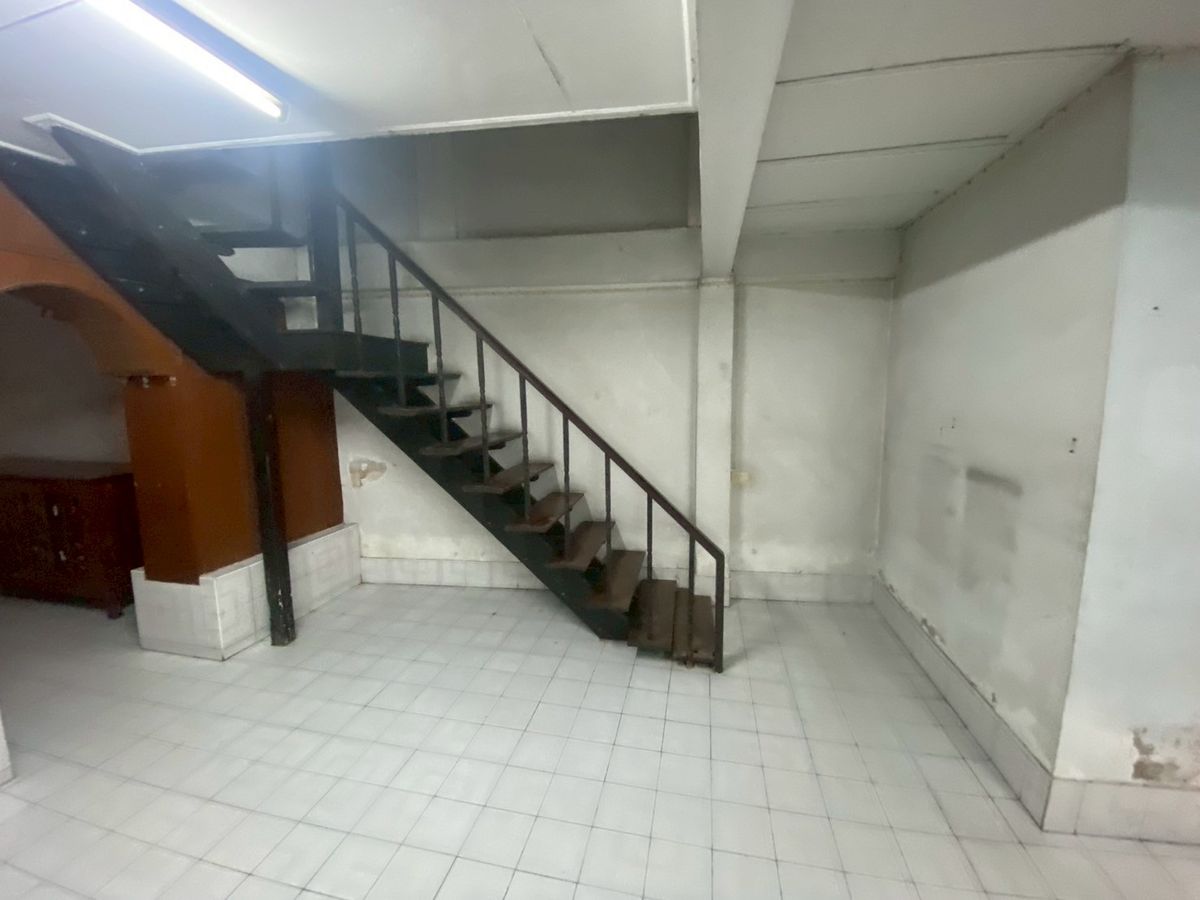 For SaleTownhomeBang kae, Phetkasem : *Urgent sale* Selling for 4 million 💥 Petchkasem Road, Soi 60/3 💥 Selling a townhouse, 100 meters into Petchkasem Road alley!! Near Bang Khae BTS station 💥💥088-398-3835