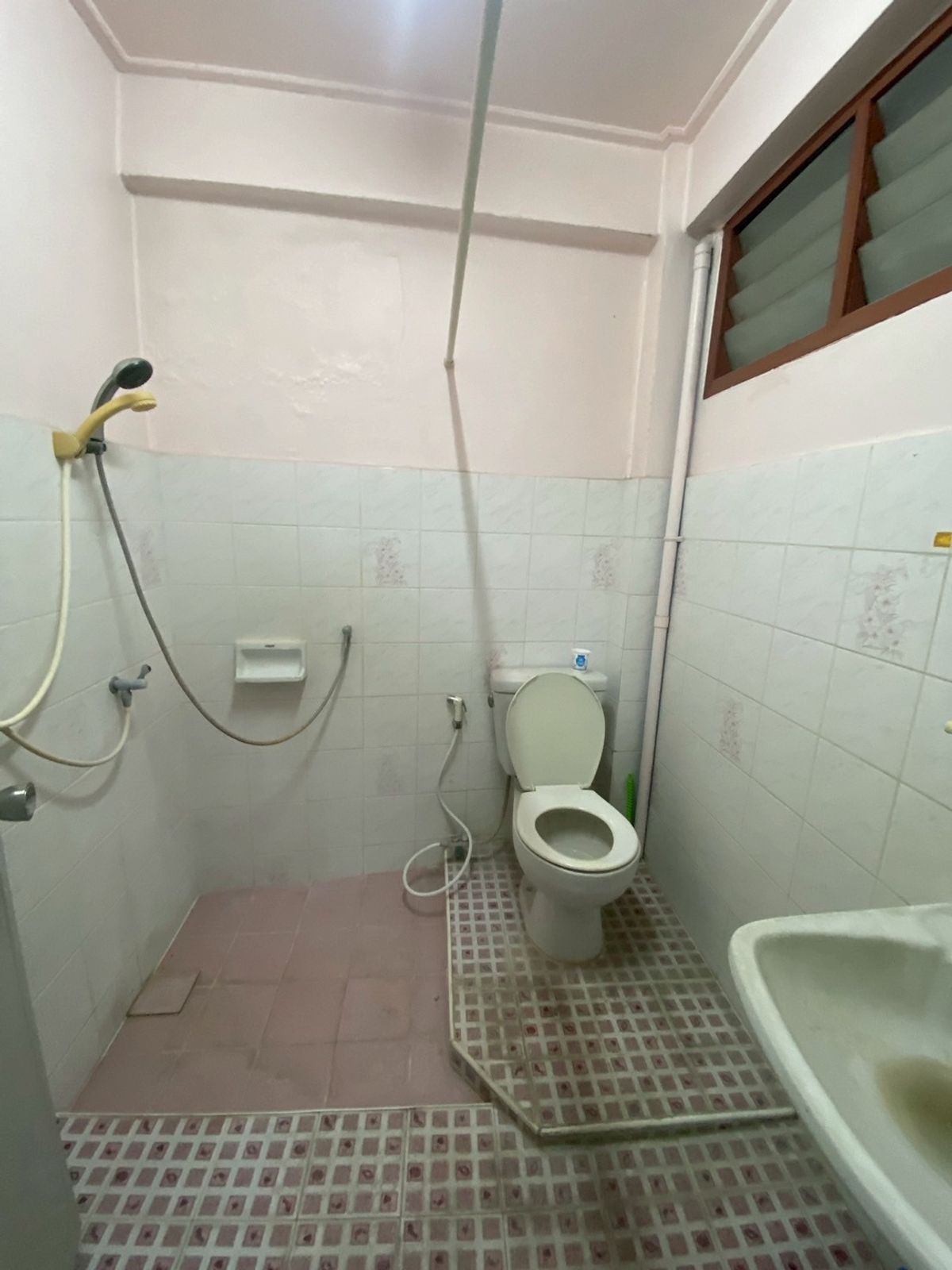 For SaleTownhomeBang kae, Phetkasem : *Urgent sale* Selling for 4 million 💥 Petchkasem Road, Soi 60/3 💥 Selling a townhouse, 100 meters into Petchkasem Road alley!! Near Bang Khae BTS station 💥💥088-398-3835