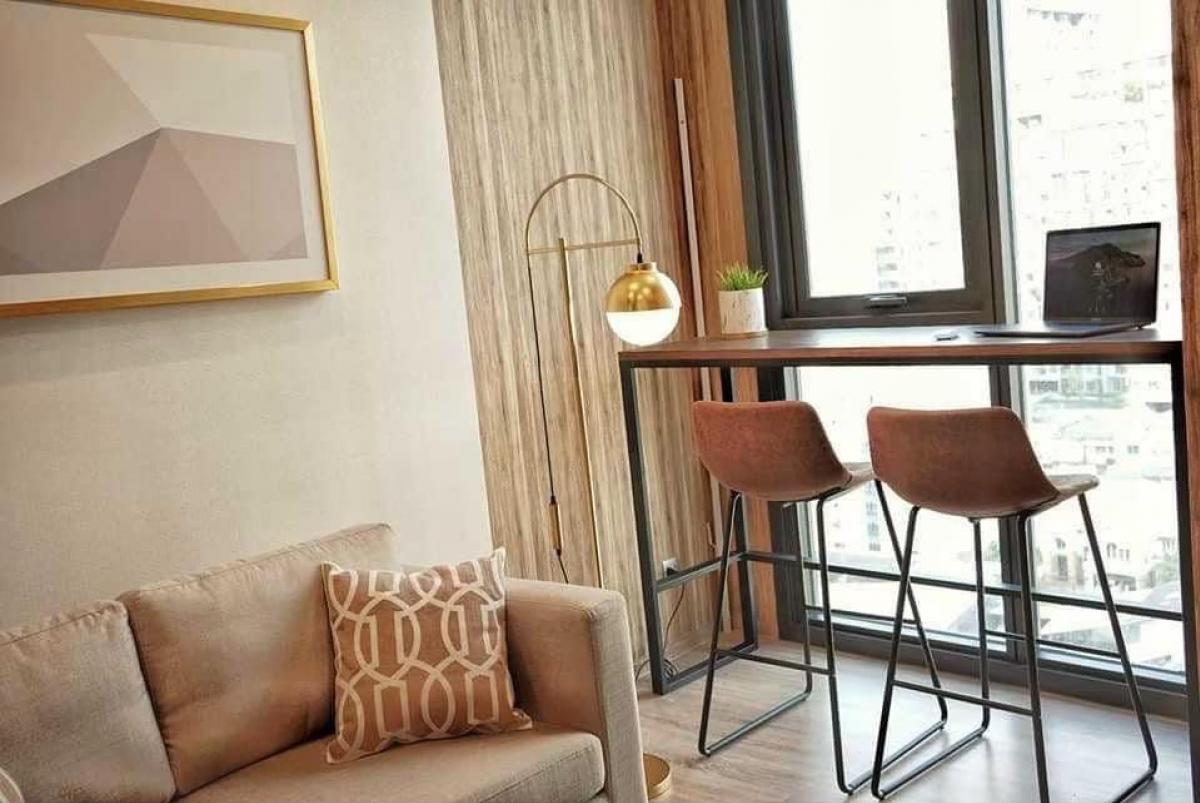 ขายคอนโดสะพานควาย จตุจักร : 📢👇Sell with tenant affordable and worth for living or investing near BTS Remark: If buy for living  the present tenant can move out with prior notice before the lease expires, as it has already been specified in the lease agreement.