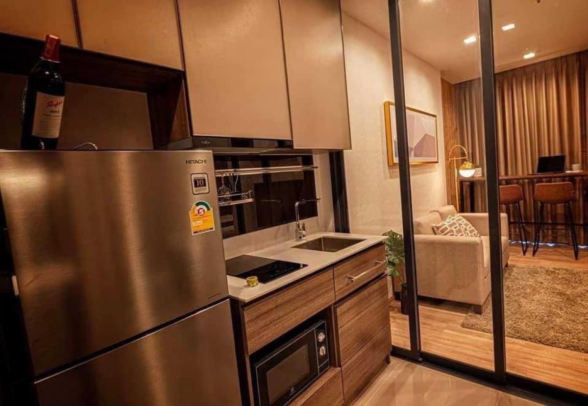 ขายคอนโดสะพานควาย จตุจักร : 📢👇Sell with tenant affordable and worth for living or investing near BTS Remark: If buy for living  the present tenant can move out with prior notice before the lease expires, as it has already been specified in the lease agreement.