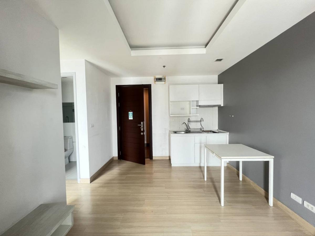 For SaleCondoRama9, Petchburi, RCA : Condo Thonglor, the cheapest sale in the project. Selling True Thonglor condo, size 31 sq m., only 2.549 million ‼️