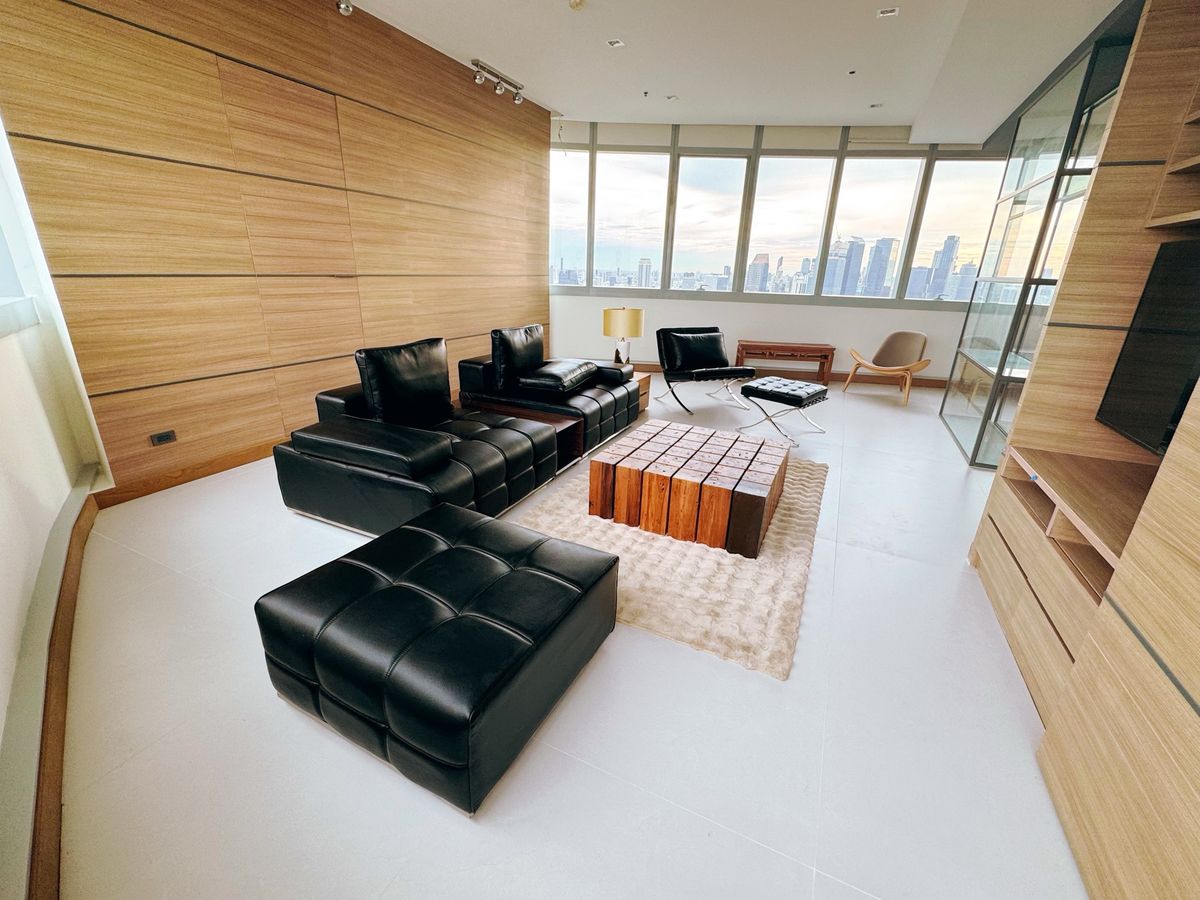 ให้เช่าคอนโดสุขุมวิท อโศก ทองหล่อ : Millennium Residence Duplex Penthouse: 264sqm 3bed 4bath 250,000/mth. Am: 0656199198