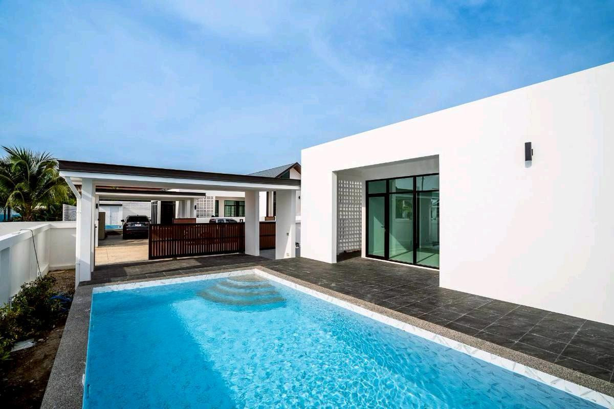 For SaleTownhomeHuahin, Prachuap Khiri Khan, Pran Buri : Single house with a swimming pool Designed for convenience Answers to living  