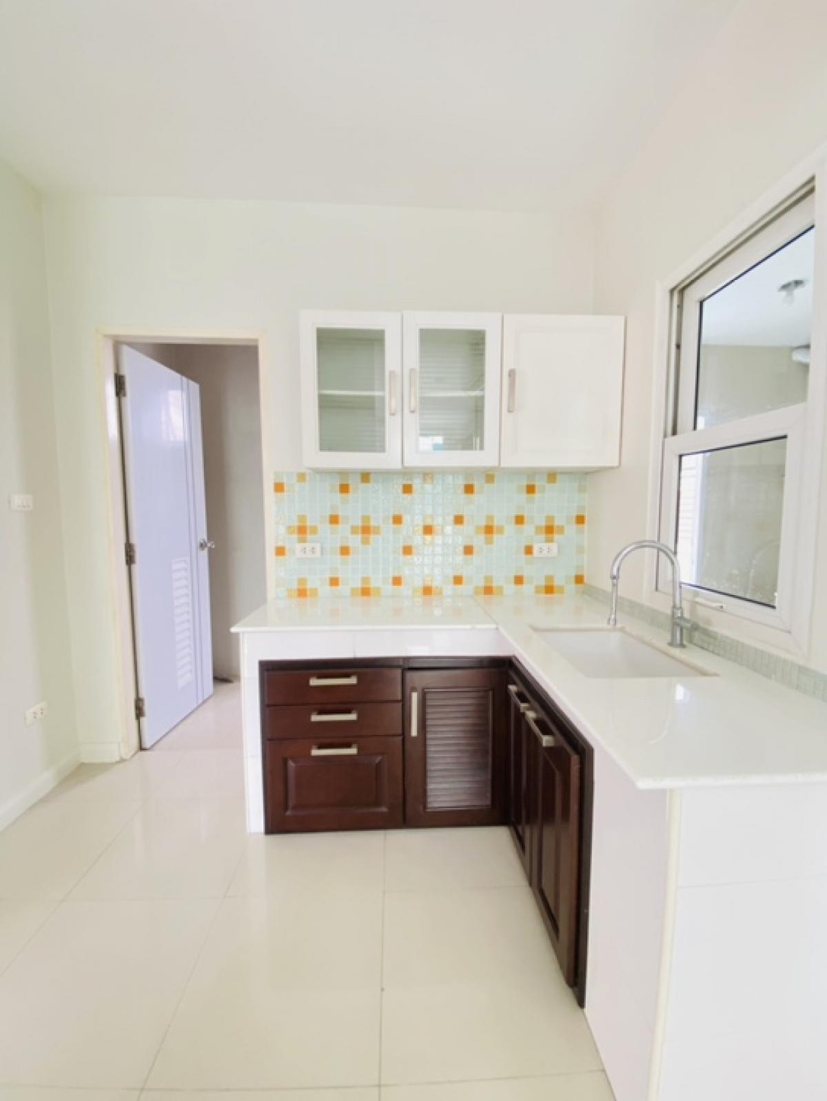 For SaleHouseLadkrabang, Suwannaphum Airport : For Sale 4.29 M Selling a 2-storey detached house, Soi King Kaew 19, price 4.29 million baht, usable area 150 sq m., ready to move in house, Bangna-Trad parallel road, King Kaew Road, Sirinda Pranali Village (SIRINDA PRANALI) ⭐️ Land area 53 sq m., usable