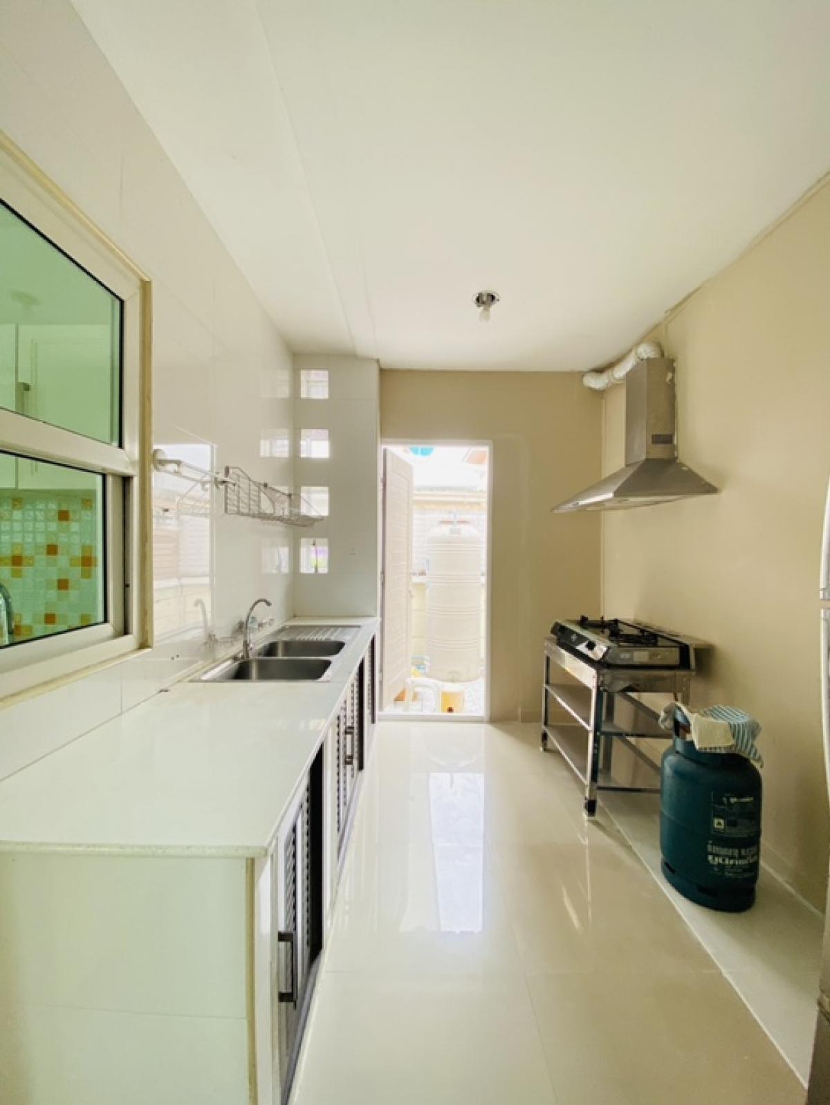 For SaleHouseLadkrabang, Suwannaphum Airport : For Sale 4.29 M Selling a 2-storey detached house, Soi King Kaew 19, price 4.29 million baht, usable area 150 sq m., ready to move in house, Bangna-Trad parallel road, King Kaew Road, Sirinda Pranali Village (SIRINDA PRANALI) ⭐️ Land area 53 sq m., usable