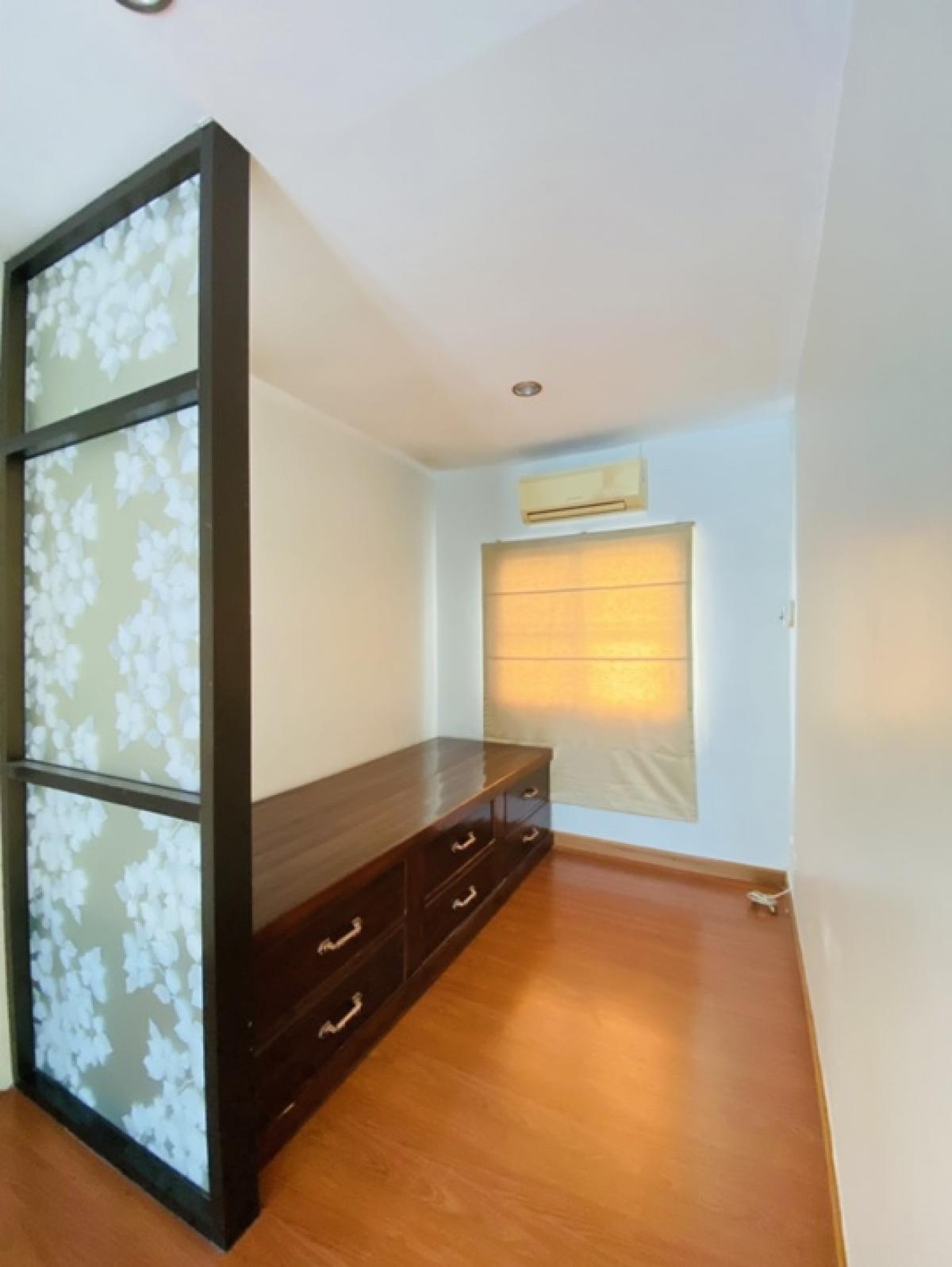 For SaleHouseLadkrabang, Suwannaphum Airport : For Sale 4.29 M Selling a 2-storey detached house, Soi King Kaew 19, price 4.29 million baht, usable area 150 sq m., ready to move in house, Bangna-Trad parallel road, King Kaew Road, Sirinda Pranali Village (SIRINDA PRANALI) ⭐️ Land area 53 sq m., usable