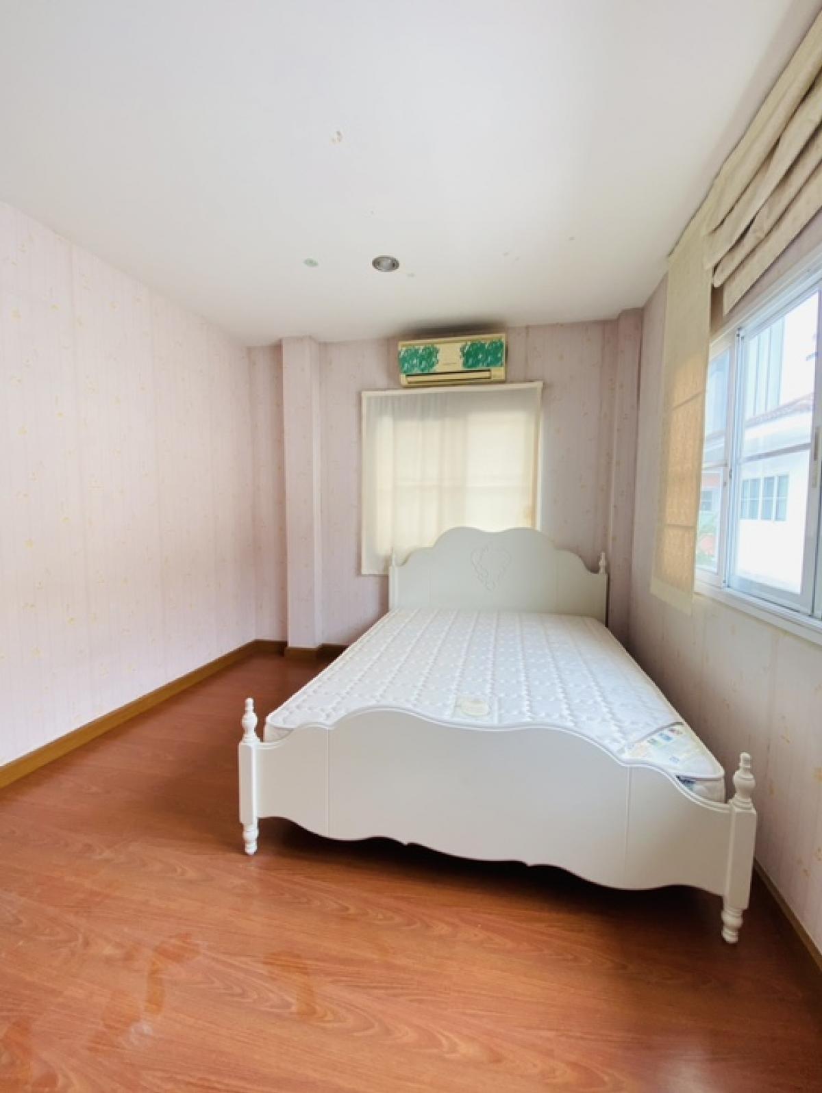 For SaleHouseLadkrabang, Suwannaphum Airport : For Sale 4.29 M Selling a 2-storey detached house, Soi King Kaew 19, price 4.29 million baht, usable area 150 sq m., ready to move in house, Bangna-Trad parallel road, King Kaew Road, Sirinda Pranali Village (SIRINDA PRANALI) ⭐️ Land area 53 sq m., usable