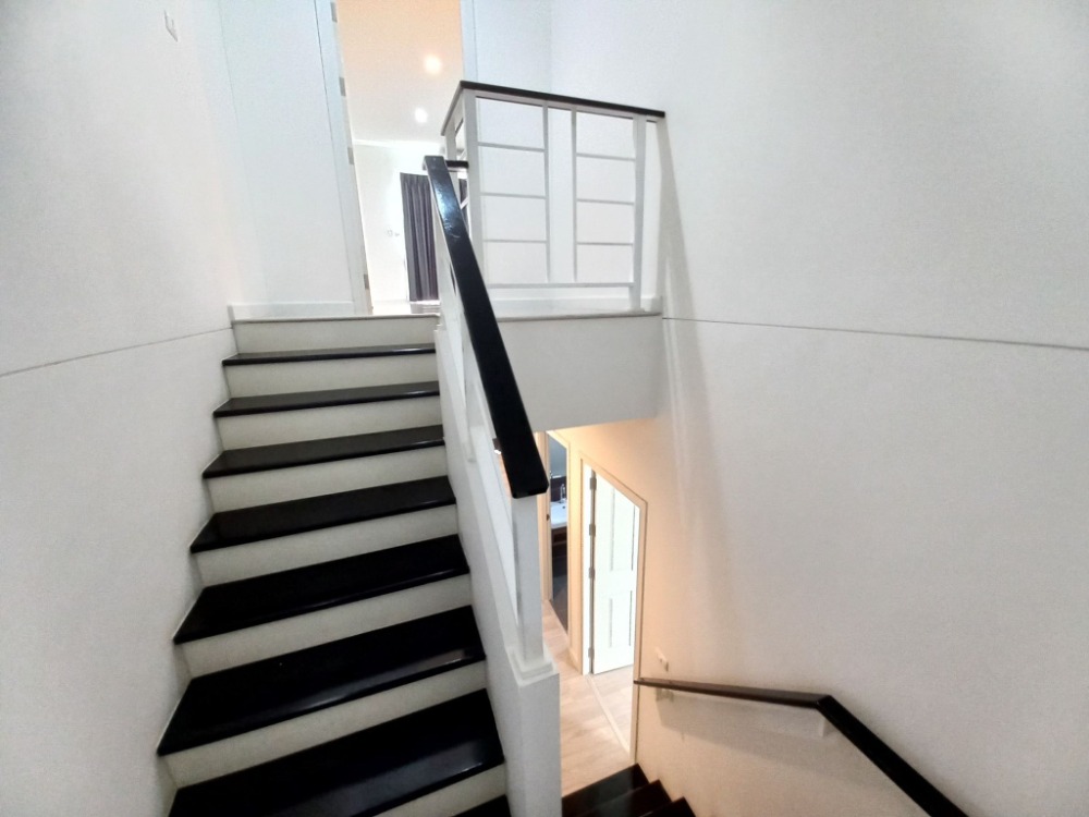 For RentTownhomePattanakan, Srinakarin : For rent: Patio Srinakarin-Rama 9