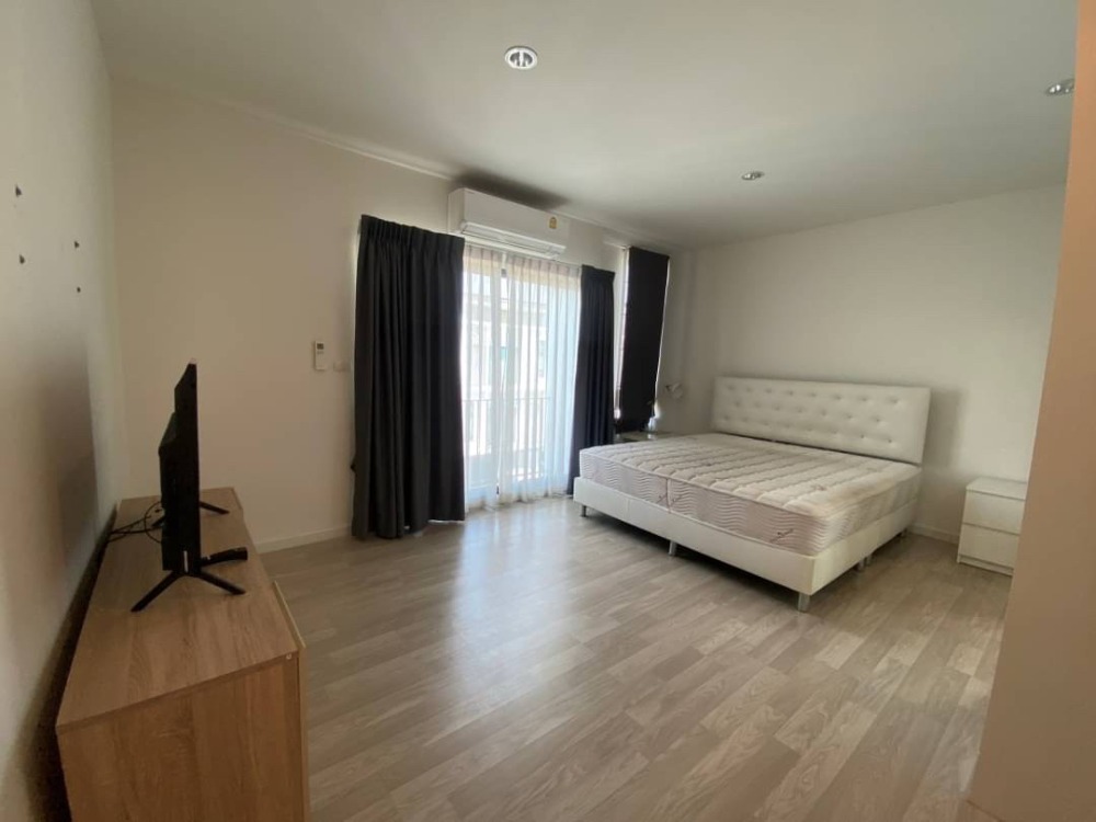 For RentTownhomePattanakan, Srinakarin : For rent: Patio Srinakarin-Rama 9