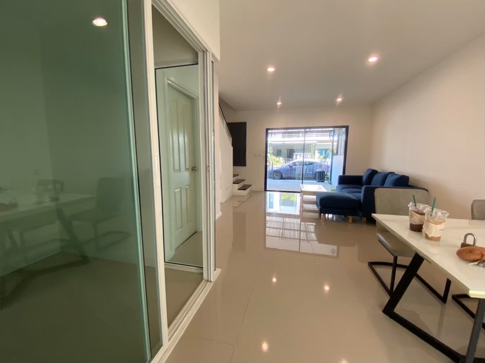 For RentTownhomePattanakan, Srinakarin : For rent: Patio Srinakarin-Rama 9