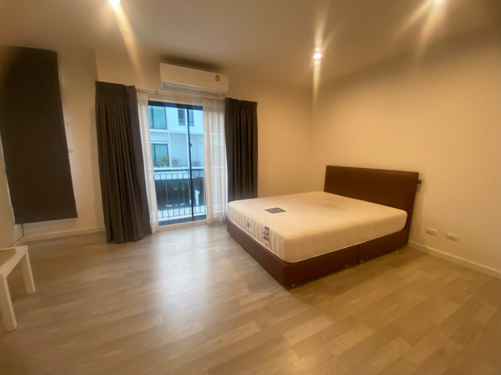 For RentTownhomePattanakan, Srinakarin : For rent: Patio Srinakarin-Rama 9