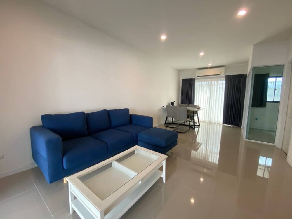 For RentTownhomePattanakan, Srinakarin : For rent: Patio Srinakarin-Rama 9