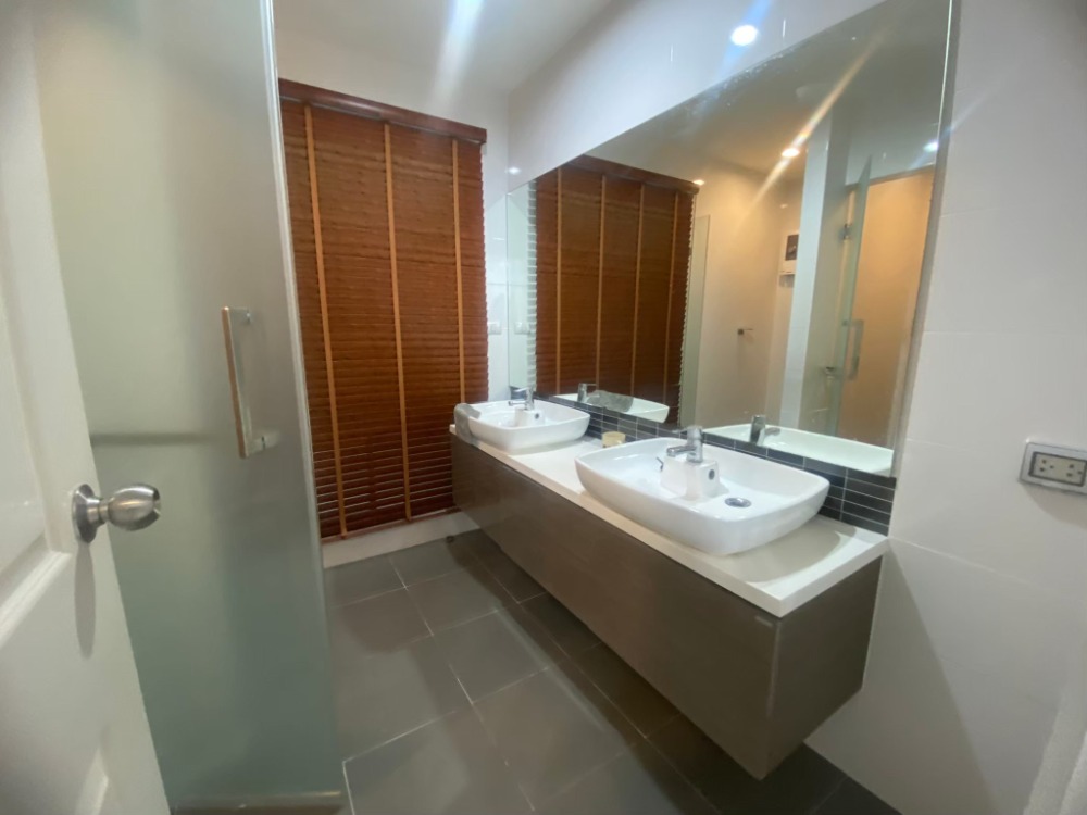 For RentTownhomePattanakan, Srinakarin : For rent: Patio Srinakarin-Rama 9