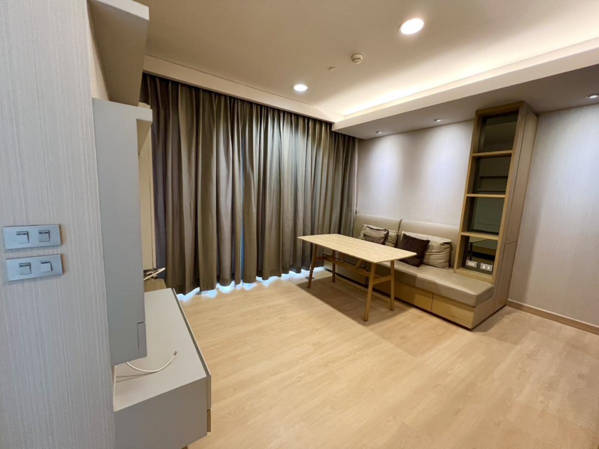 ขายคอนโดสุขุมวิท อโศก ทองหล่อ : 📢👇Affordable price as nice location in Em District. Near many restaurants, schools, popular shopping malls.