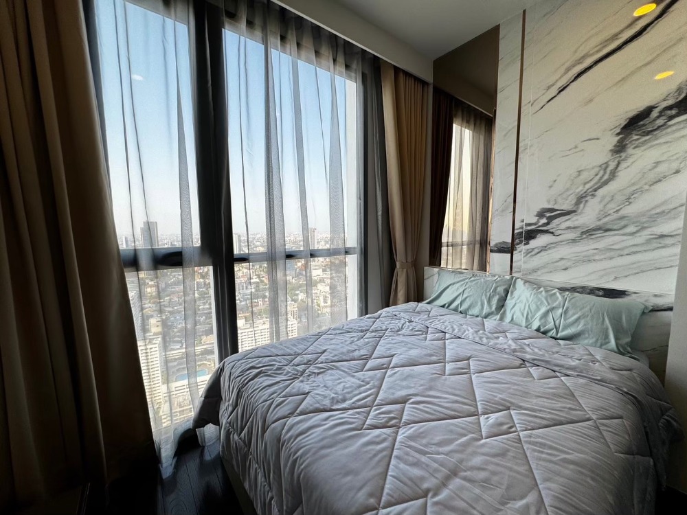 ให้เช่าคอนโดสุขุมวิท อโศก ทองหล่อ : Park Origin Thonglor 1-Bedroom with Large Walk-In Closet – Elegant Décor  for rent 55,000