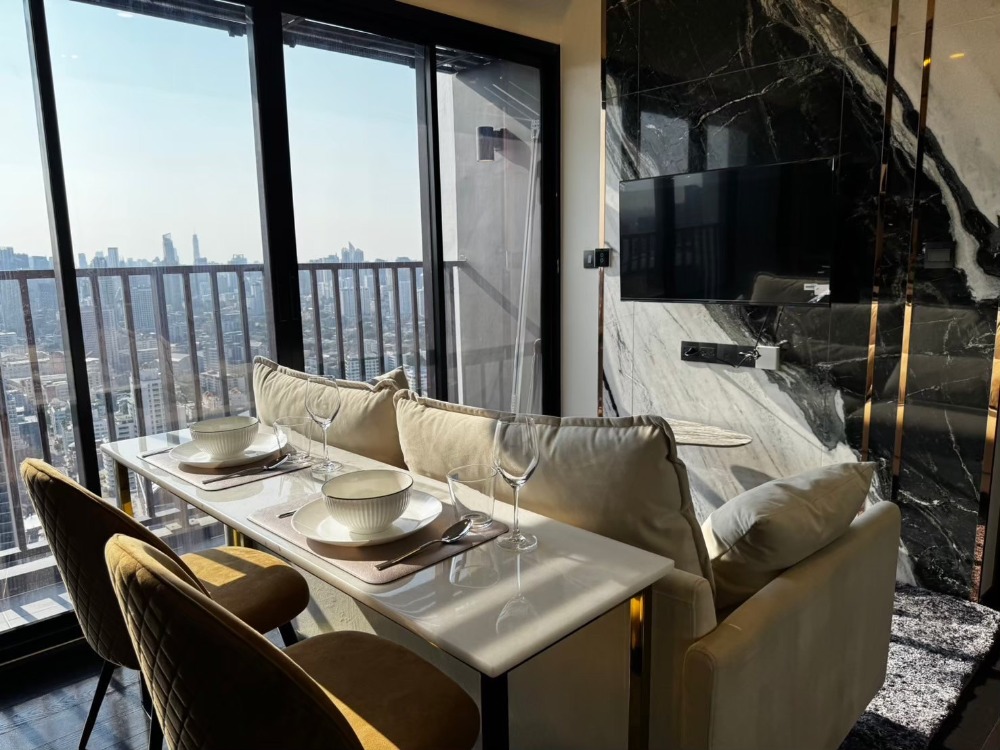 ให้เช่าคอนโดสุขุมวิท อโศก ทองหล่อ : Park Origin Thonglor 1-Bedroom with Large Walk-In Closet – Elegant Décor  for rent 55,000