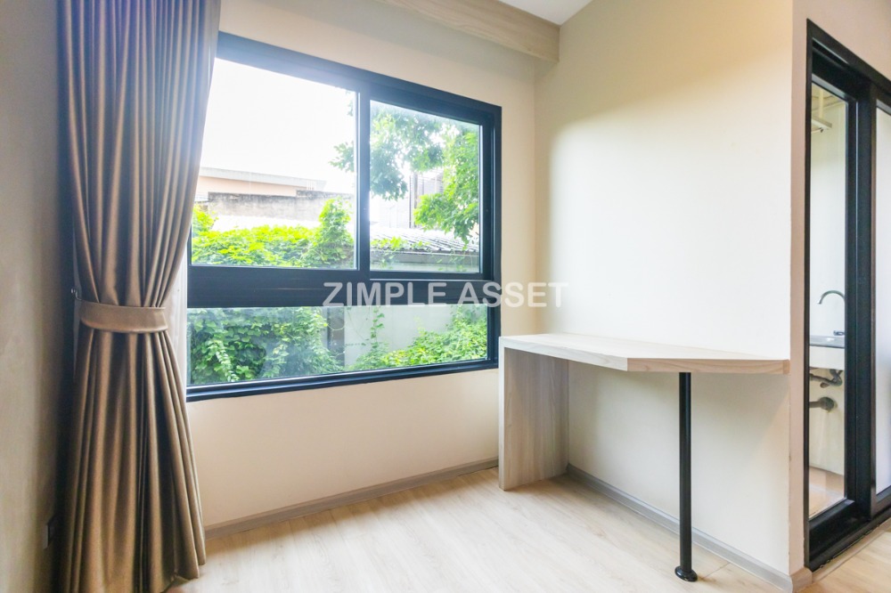 ให้เช่าวงเวียนใหญ่ เจริญนคร : Line @zimple_asset ที่พักรายวันและรายเดือน ย่านวงเวียนใหญ่ ห้องสวยพร้อมเฟอร์นิเจอร์ครบครัน สามารถย้ายเข้าอยู่ได้เลย มีที่จอดรถ ฟิตเนสและสระว่ายน้ำใช้บริการฟรี เพียง 650 m. จากBTSวงเวียนใหญ่