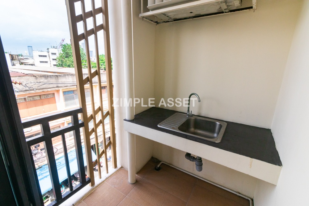 ให้เช่าวงเวียนใหญ่ เจริญนคร : Line @zimple_asset ที่พักรายวันและรายเดือน ย่านวงเวียนใหญ่ ห้องสวยพร้อมเฟอร์นิเจอร์ครบครัน สามารถย้ายเข้าอยู่ได้เลย มีที่จอดรถ ฟิตเนสและสระว่ายน้ำใช้บริการฟรี เพียง 650 m. จากBTSวงเวียนใหญ่