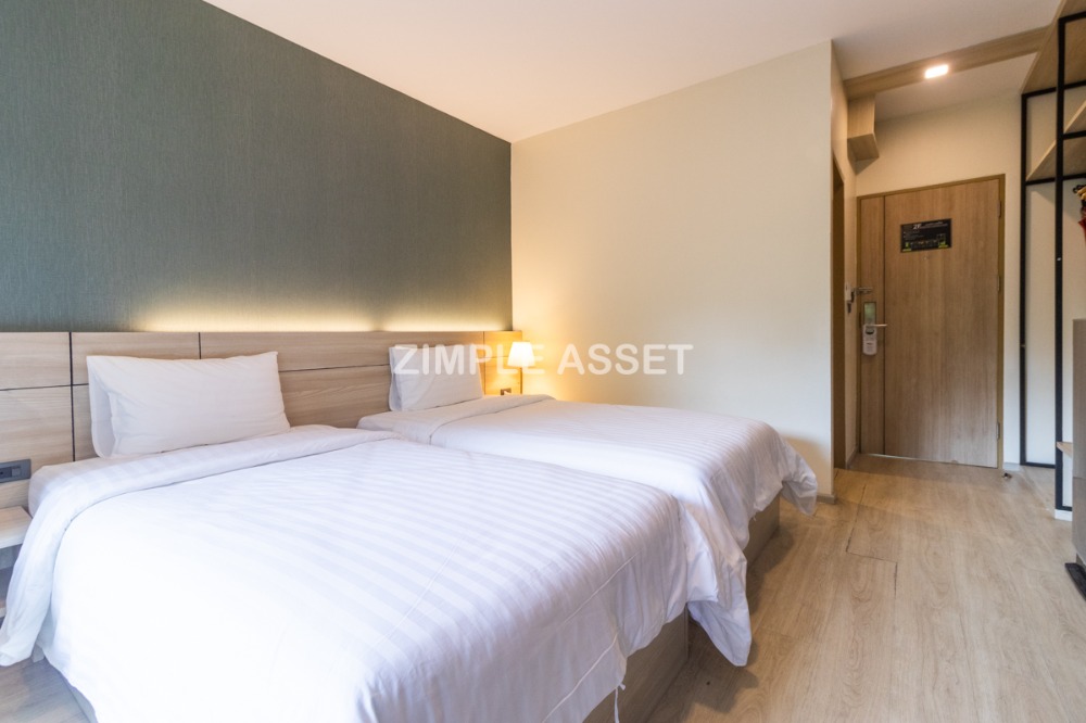 ให้เช่าวงเวียนใหญ่ เจริญนคร : Line @zimple_asset ที่พักรายวันและรายเดือน ย่านวงเวียนใหญ่ ห้องสวยพร้อมเฟอร์นิเจอร์ครบครัน สามารถย้ายเข้าอยู่ได้เลย มีที่จอดรถ ฟิตเนสและสระว่ายน้ำใช้บริการฟรี เพียง 650 m. จากBTSวงเวียนใหญ่