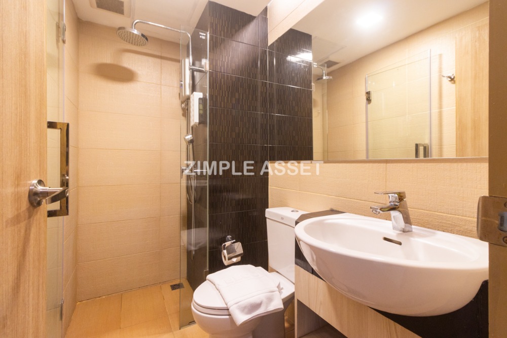 ให้เช่าวงเวียนใหญ่ เจริญนคร : Line @zimple_asset ที่พักรายวันและรายเดือน ย่านวงเวียนใหญ่ ห้องสวยพร้อมเฟอร์นิเจอร์ครบครัน สามารถย้ายเข้าอยู่ได้เลย มีที่จอดรถ ฟิตเนสและสระว่ายน้ำใช้บริการฟรี เพียง 650 m. จากBTSวงเวียนใหญ่