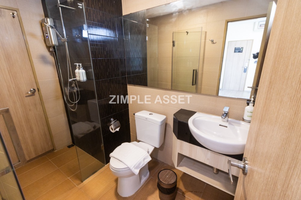 ให้เช่าวงเวียนใหญ่ เจริญนคร : Line @zimple_asset ที่พักรายวันและรายเดือน ย่านวงเวียนใหญ่ ห้องสวยพร้อมเฟอร์นิเจอร์ครบครัน สามารถย้ายเข้าอยู่ได้เลย มีที่จอดรถ ฟิตเนสและสระว่ายน้ำใช้บริการฟรี เพียง 650 m. จากBTSวงเวียนใหญ่