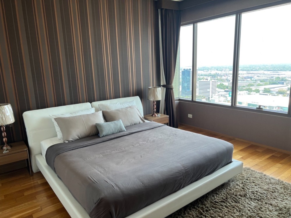 ให้เช่าคอนโดสุขุมวิท อโศก ทองหล่อ : The Emporio Place 1 Bed 1 Bath with bathtub 45,000 per month