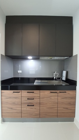 For SaleHome OfficeSamut Prakan,Samrong : For Sale: Townhome Home Office in Prime Location for Business and Investment. Corner Unit, Adjacent to 12m Wide Public Road, Srinakarin 22, Near Bangna-Trad and Srinakarin. Ideal Business Location with Convenient Access