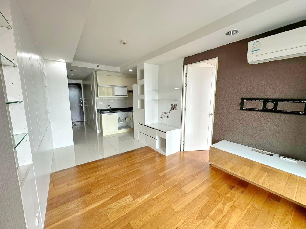For SaleCondoLadprao, Central Ladprao : 7555😍 For SELL Selling 1 bedroom🚄near MRT Ha Yaek Lat Phrao🏢The Line Phahonyothin Park The Line Phahonyothin Park🔔Area: 44.20 sq m.💲Selling: 4,350,000฿📞O99-5919653,065-9423251✅LineID:@sureresidence