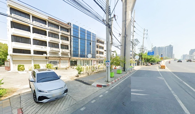 ให้เช่าอาคารพาณิชย์ท่าพระ ตลาดพลู วุฒากาศ : รัชดาภิเษก-ท่าพระ โกดัง อาคารพาณิชย์ 3 คูหา 4 ชั้น 654 ตรม.ตลาดพลู ติดถนนใหญ่ MRTท่าพระ 55ตรว. สี่แยกท่าพระ 2 คัน