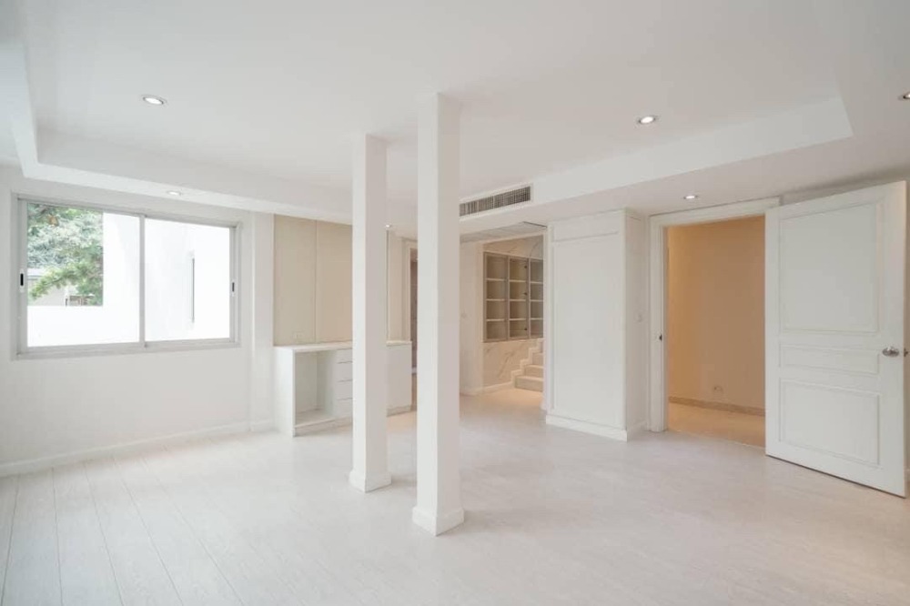 ♦ Prime Location ♦ 3 ชั้น 48.00 ตร.ว. 450.00 ตร.ม. | 4 ห้องนอน 2 ที่จอดรถ | ใกล้ โรงเรียนนานาชาติ NIST 1 นาที, BTS อโศก 5 นาที Loading...