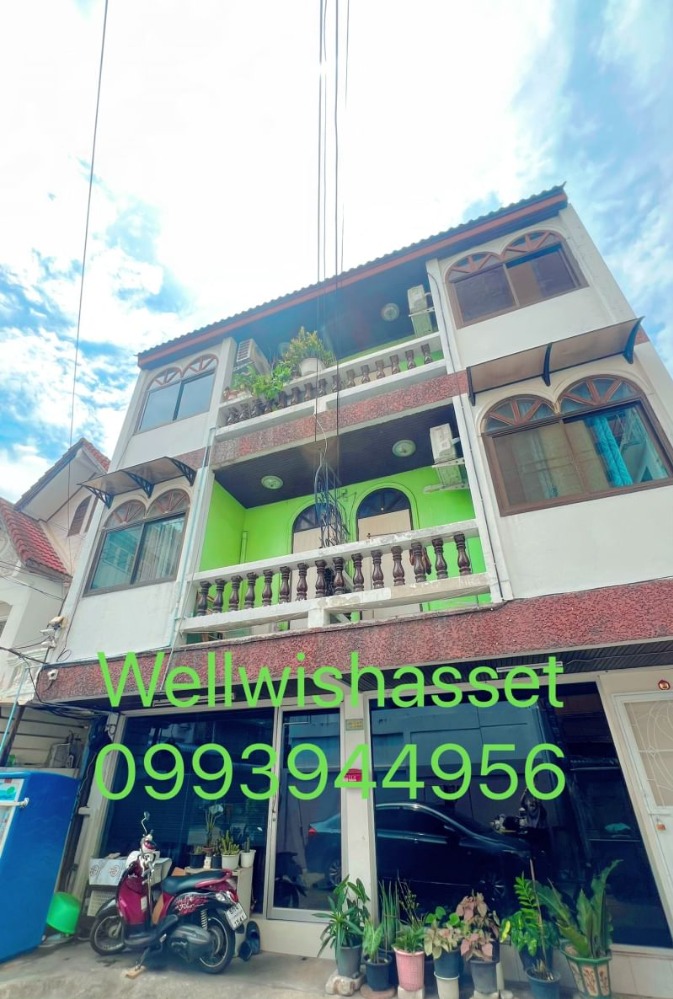 For SaleTownhomeRatchadapisek, Huaikwang, Suttisan : Townhouse for sale, 3 floors, 2 adjacent units, Ratchada, Huai Khwang location, Sukkhamruam Alley, behind The Emerald Hotel, Ratchada, MRT Huai Khwang