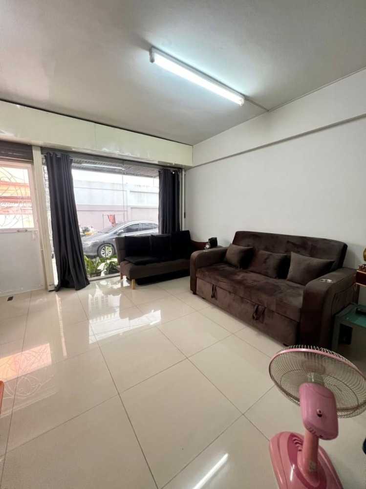 ขายทาวน์โฮมรัชดา ห้วยขวาง : ขายทาวน์โฮม 3 ชั้น 2 คูหาติดกัน ทำเลรัชดา ห้วยขวาง ซอยสุขร่วมกัน หลังโรงแรม The Emerald รัชดา MRT ห้วยขวาง