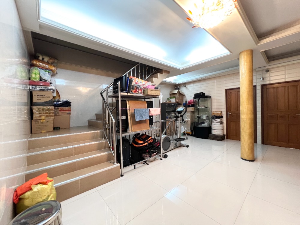 ขายอาคารพาณิชย์สยาม จุฬา สามย่าน : ขาย ตึกแถว 3 ชั้น 2 คูหา ซอยฟูศักดิ์ ย่านบรรทัดทอง พร้อมลิฟต์ เหมาะทำโฮมออฟฟิศ โฮสเทล