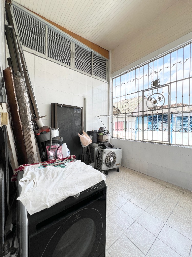 ขายอาคารพาณิชย์สยาม จุฬา สามย่าน : ขาย ตึกแถว 3 ชั้น 2 คูหา ซอยฟูศักดิ์ ย่านบรรทัดทอง พร้อมลิฟต์ เหมาะทำโฮมออฟฟิศ โฮสเทล