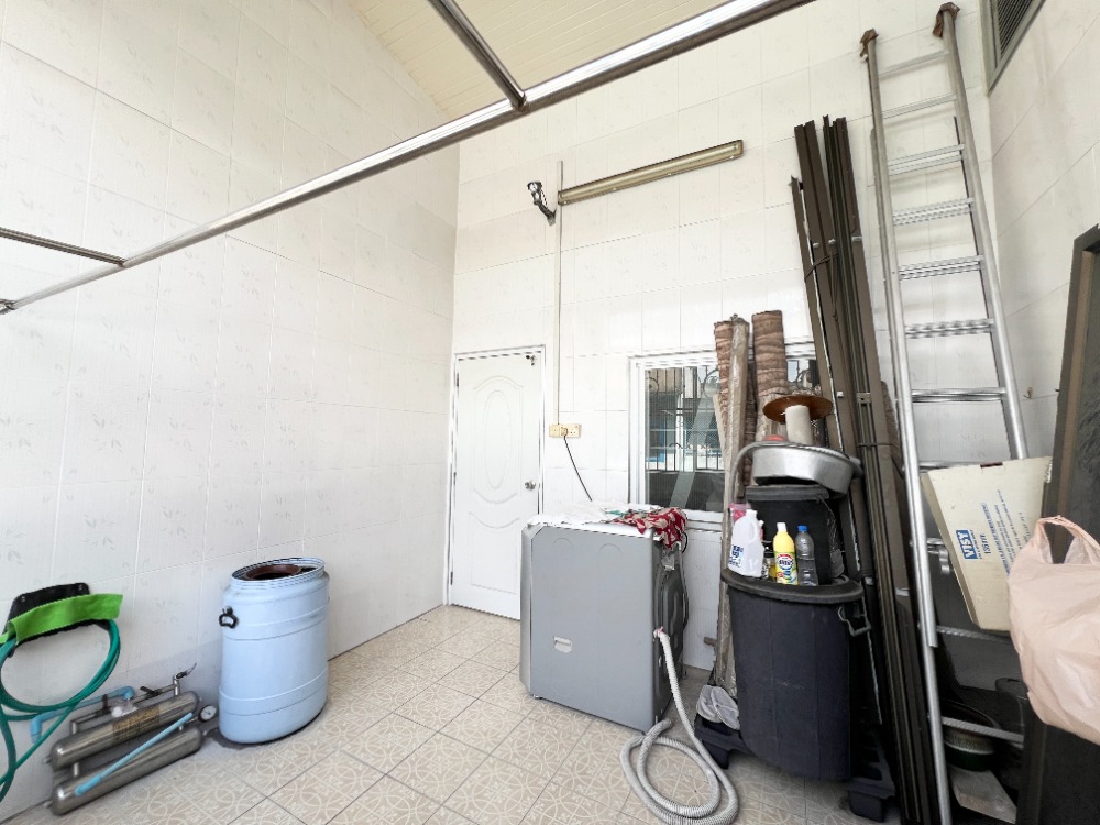 ขายอาคารพาณิชย์สยาม จุฬา สามย่าน : ขาย ตึกแถว 3 ชั้น 2 คูหา ซอยฟูศักดิ์ ย่านบรรทัดทอง พร้อมลิฟต์ เหมาะทำโฮมออฟฟิศ โฮสเทล