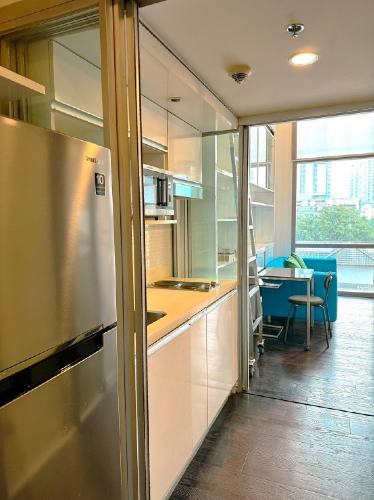 For RentCondoSukhumvit, Asoke, Thonglor : 🎯For rent IDEO MORPH 38 😻Pet-friendly condo 😻Duplex condo IDEO MORPH 38, size 33.6 sq m, high ceiling, fully furnished, ready to move in, common area has a swimming pool, fitness room, convenient location in the heart of the city, Sukhumvit 38, near BTS T