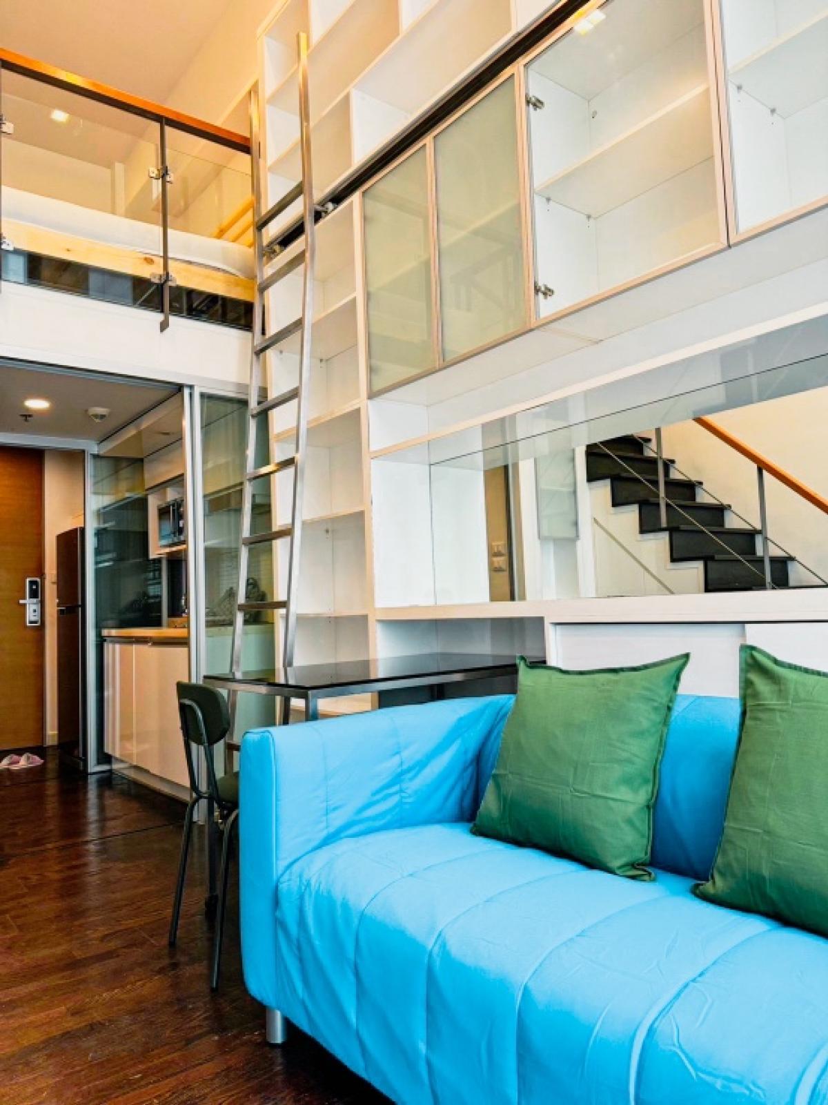 For RentCondoSukhumvit, Asoke, Thonglor : 🎯For rent IDEO MORPH 38 😻Pet-friendly condo 😻Duplex condo IDEO MORPH 38, size 33.6 sq m, high ceiling, fully furnished, ready to move in, common area has a swimming pool, fitness room, convenient location in the heart of the city, Sukhumvit 38, near BTS T