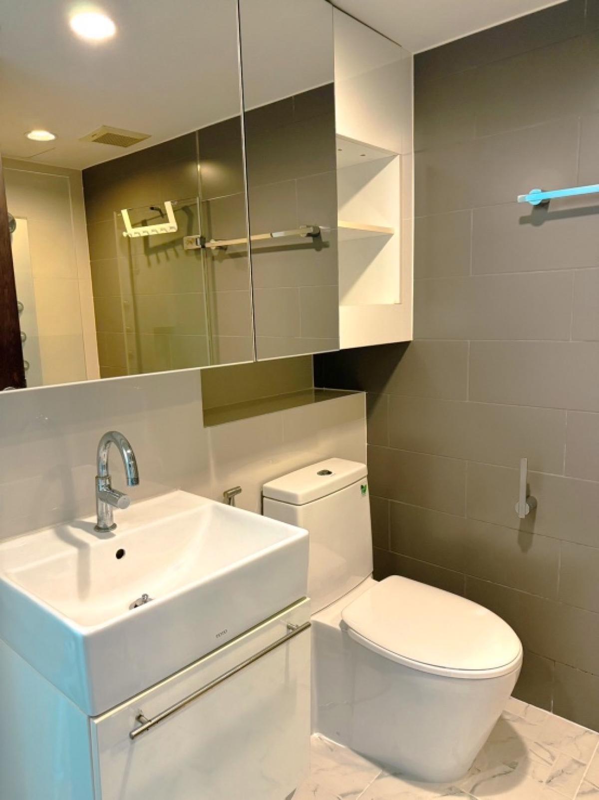 For RentCondoSukhumvit, Asoke, Thonglor : 🎯For rent IDEO MORPH 38 😻Pet-friendly condo 😻Duplex condo IDEO MORPH 38, size 33.6 sq m, high ceiling, fully furnished, ready to move in, common area has a swimming pool, fitness room, convenient location in the heart of the city, Sukhumvit 38, near BTS T