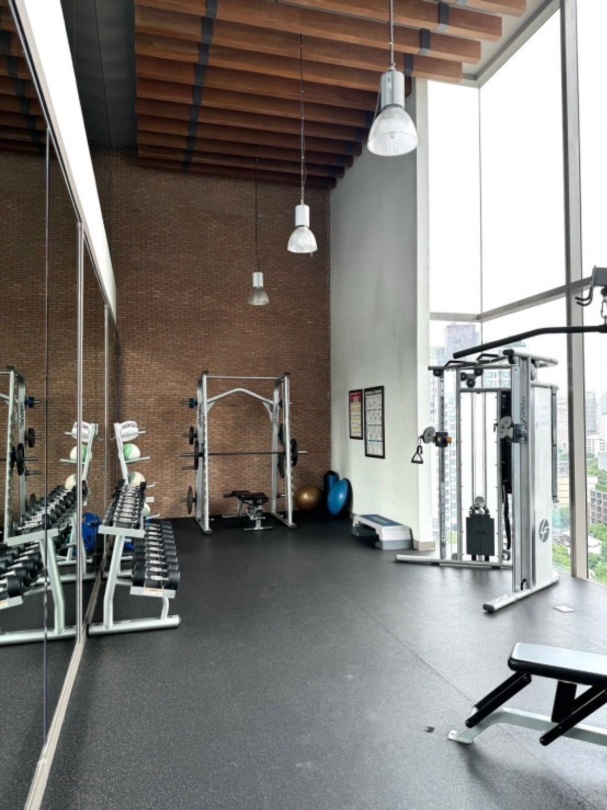 For RentCondoSukhumvit, Asoke, Thonglor : 🎯For rent IDEO MORPH 38 😻Pet-friendly condo 😻Duplex condo IDEO MORPH 38, size 33.6 sq m, high ceiling, fully furnished, ready to move in, common area has a swimming pool, fitness room, convenient location in the heart of the city, Sukhumvit 38, near BTS T