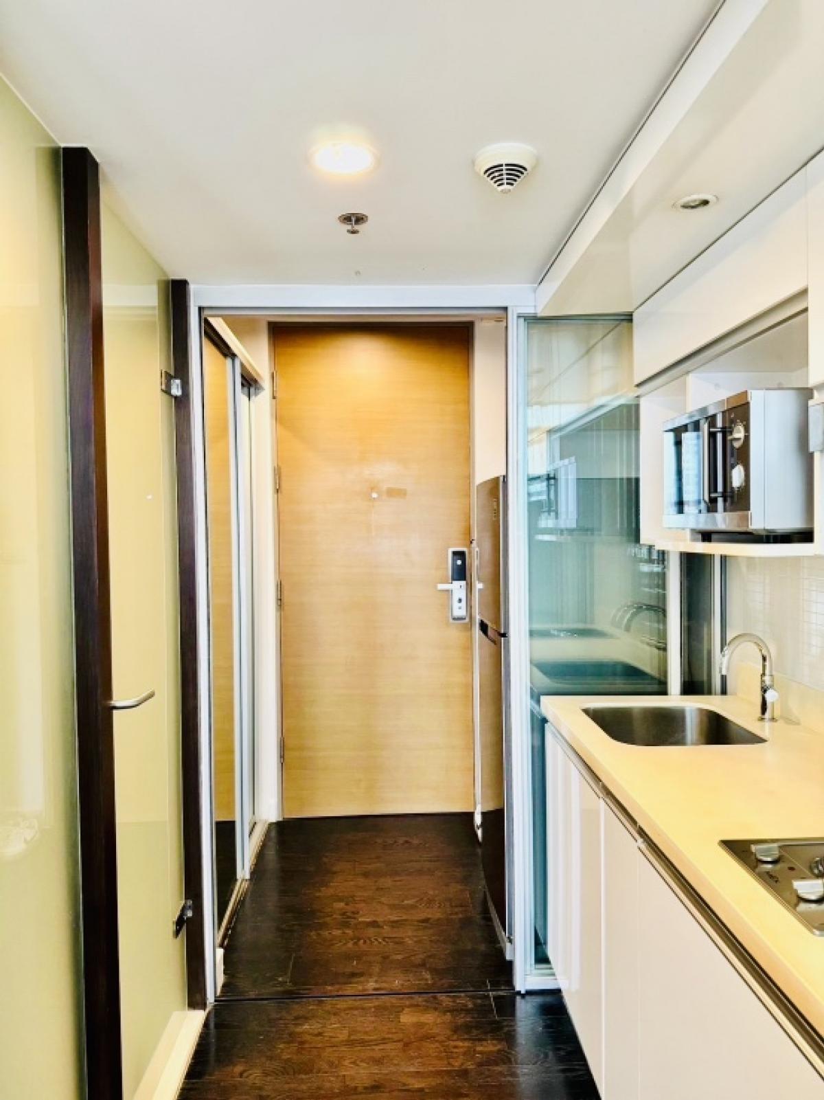 For RentCondoSukhumvit, Asoke, Thonglor : 🎯For rent IDEO MORPH 38 😻Pet-friendly condo 😻Duplex condo IDEO MORPH 38, size 33.6 sq m, high ceiling, fully furnished, ready to move in, common area has a swimming pool, fitness room, convenient location in the heart of the city, Sukhumvit 38, near BTS T