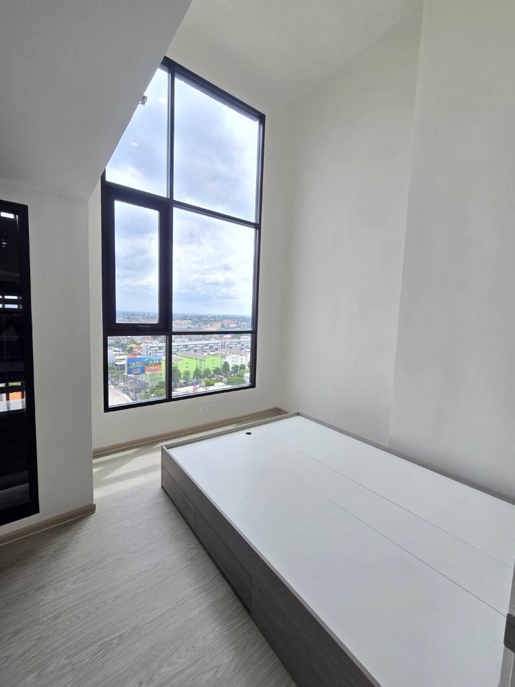 ขายคอนโดเสรีไทย-นิด้า : DuPlex ห้องใหม่ๆ ใกล้รถไฟฟ้าสถานีอินเตอร์เชนจ์ ลำสาลี เชื่อมต่อรถไฟฟ้า 3 สาย ทั้งสายสีส้ม สีเหลือง และ สีน้ำตาล ใกล้ทางด่วนวงแหวนกาญจนาฯ, มอเตอร์เวย์ และ ท่าเรือวัดศรีบุญเรือง